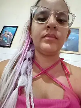 Snapshot of AliceRuivinha2 chatting on September 11, 8:14 am AliceRuivinha2 online show from September 11, 8:14 am