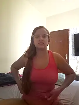 Snapshot of AliceRuivinha2 chatting on October 19, 1:01 pm AliceRuivinha2 online show from October 19, 1:01 pm