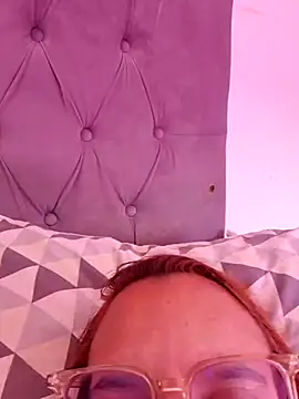 AliceRuivinha2 online show from July 4, 1:39 pm