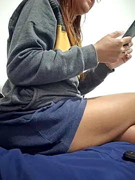 AliceRuivinha2 online show from July 27, 12:45 pm