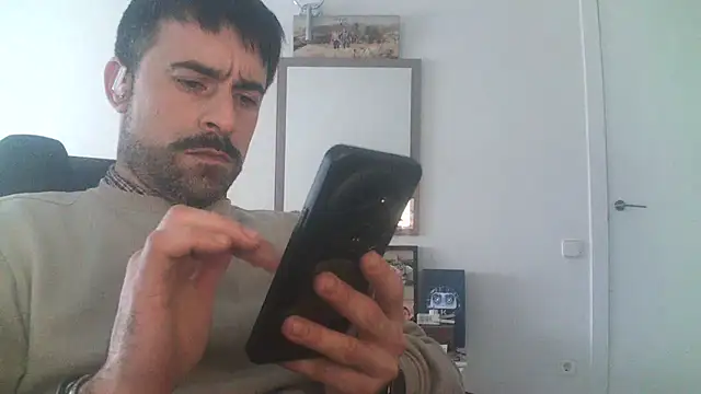 Patrickhound online show from January 31, 2:49 pm