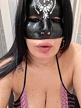 Snapshot of desyree89 chatting on December 14, 5:57 am desyree89 online show from December 14, 5:57 am