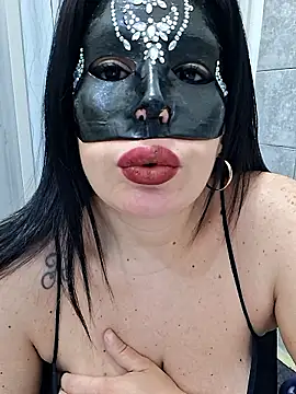 Snapshot of desyree89 chatting on January 11, 5:56 am desyree89 online show from January 11, 5:56 am