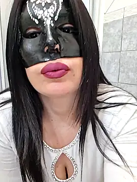 Snapshot of desyree89 chatting on February 5, 2:22 pm desyree89 online show from February 5, 2:22 pm