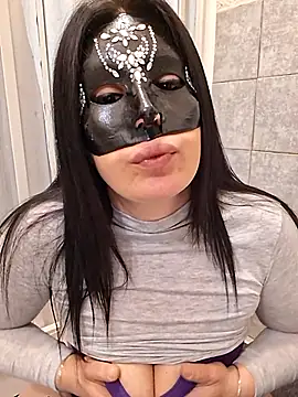 Snapshot of desyree89 chatting on February 11, 8:08 am desyree89 online show from February 11, 8:08 am