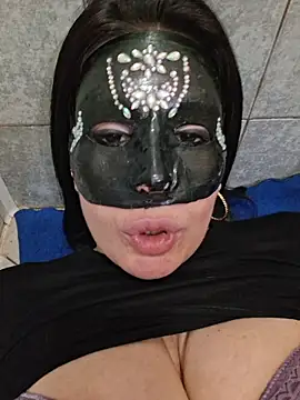 Snapshot of desyree89 chatting on March 9, 7:56 am desyree89 online show from March 9, 7:56 am