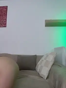 Snapshot of LeaHotxx chatting on October 26, 5:02 am LeaHotxx online show from October 26, 5:02 am