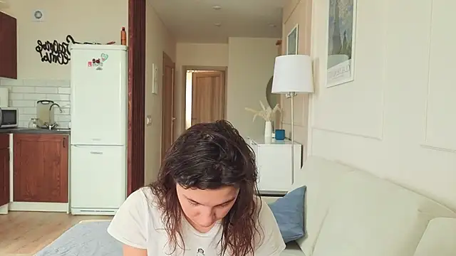 Snapshot of KristineEsme chatting on October 23, 4:56 am KristineEsme online show from October 23, 4:56 am