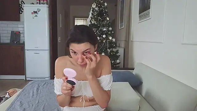 KristineEsme online show from December 22, 5:15 am