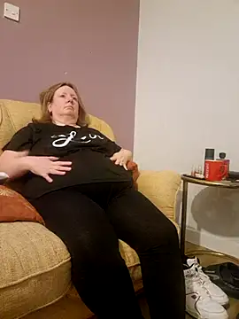 Snapshot of curvy_girl71 chatting on January 12, 6:59 pm curvy girl71 online show from January 12, 6:59 pm