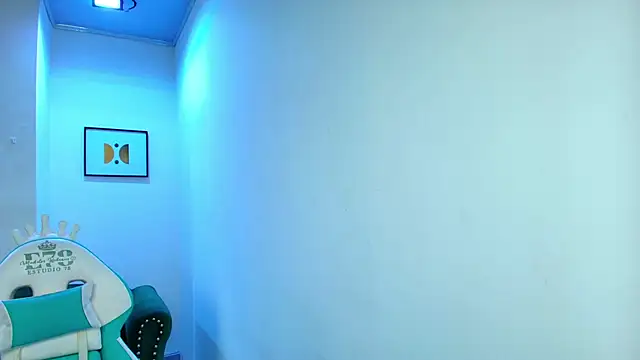 Snapshot of Arianna_sweeet chatting on November 6, 3:18 am Arianna sweeet online show from November 6, 3:18 am