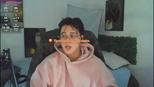 Snapshot of Thom_Ohtani chatting on May 9, 1:33 am Thom Ohtani online show from May 9, 1:33 am
