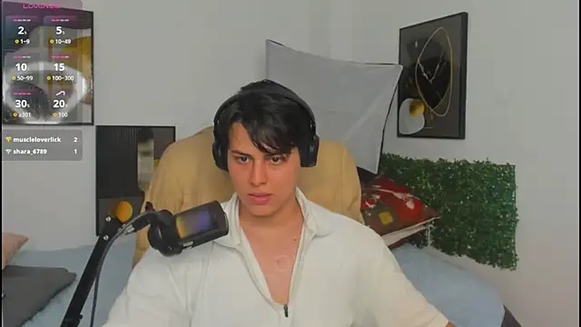 Snapshot of Thom_Ohtani chatting on May 15, 11:23 pm Thom Ohtani online show from May 15, 11:23 pm