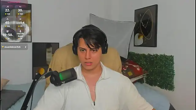 Snapshot of Thom_Ohtani chatting on May 15, 11:56 pm Thom Ohtani online show from May 15, 11:56 pm