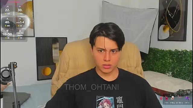 Snapshot of Thom_Ohtani chatting on May 19, 1:11 am Thom Ohtani online show from May 19, 1:11 am
