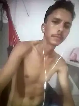 Snapshot of MagrinhoSaradoo chatting on February 4, 10:55 pm MagrinhoSaradoo online show from February 4, 10:55 pm