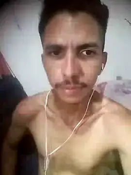 Snapshot of MagrinhoSaradoo chatting on February 8, 8:32 pm MagrinhoSaradoo online show from February 8, 8:32 pm