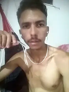 Snapshot of MagrinhoSaradoo chatting on February 12, 1:27 pm MagrinhoSaradoo online show from February 12, 1:27 pm