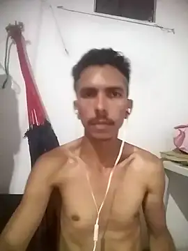 Snapshot of MagrinhoSaradoo chatting on February 15, 2:58 am MagrinhoSaradoo online show from February 15, 2:58 am