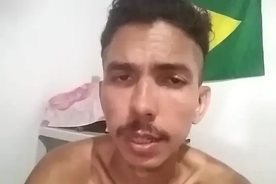 Snapshot of MagrinhoSaradoo chatting on February 16, 2:31 am MagrinhoSaradoo online show from February 16, 2:31 am