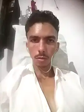 Snapshot of MagrinhoSaradoo chatting on March 4, 11:32 pm MagrinhoSaradoo online show from March 4, 11:32 pm