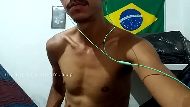 Snapshot of MagrinhoSaradoo chatting on March 22, 1:30 pm MagrinhoSaradoo online show from March 22, 1:30 pm