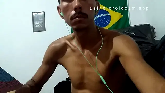 Snapshot of MagrinhoSaradoo chatting on March 22, 10:15 pm MagrinhoSaradoo online show from March 22, 10:15 pm