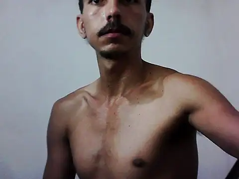 Snapshot of MagrinhoSaradoo chatting on November 27, 12:13 am MagrinhoSaradoo online show from November 27, 12:13 am