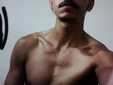 Snapshot of MagrinhoSaradoo chatting on November 29, 1:19 am MagrinhoSaradoo online show from November 29, 1:19 am