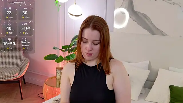 Snapshot of EllieGarson chatting on June 4, 5:19 pm EllieGarson online show from June 4, 5:19 pm