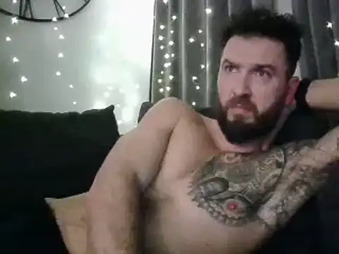 Snapshot of realdilf chatting on January 7, 1:35 pm realdilf online show from January 7, 1:35 pm