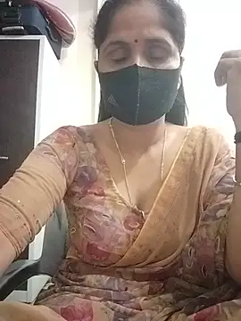 Snapshot of priyancyfun chatting on July 23, 6:22 am priyancyfun online show from July 23, 6:22 am