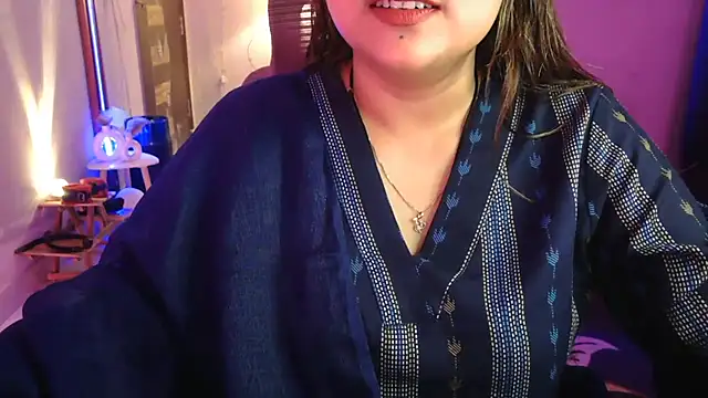 Snapshot of Mitikaa chatting on May 9, 1:27 pm Mitikaa online show from May 9, 1:27 pm