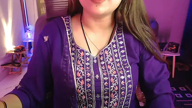 Snapshot of Mitikaa chatting on May 11, 4:04 pm Mitikaa online show from May 11, 4:04 pm