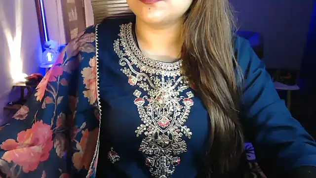 Snapshot of Mitikaa chatting on May 15, 1:40 pm Mitikaa online show from May 15, 1:40 pm