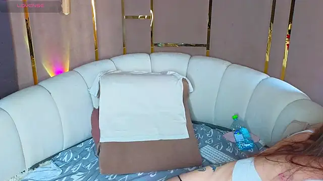 emilytrays online show from July 1, 6:15 am