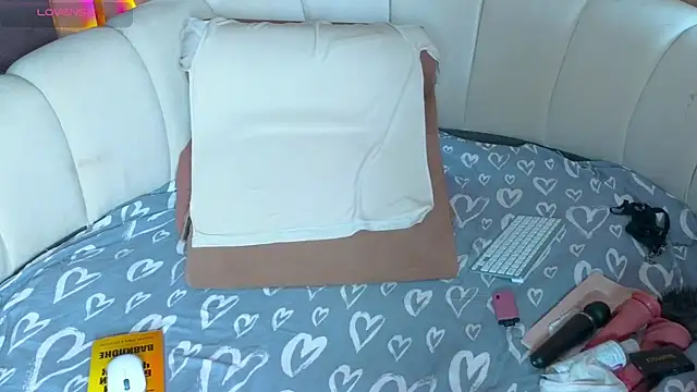 emilytrays online show from July 23, 4:16 pm