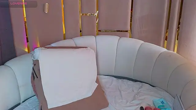 emilytrays online show from July 29, 2:26 pm