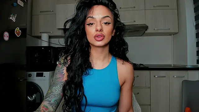 NNNoire online show from January 25, 8:10 am