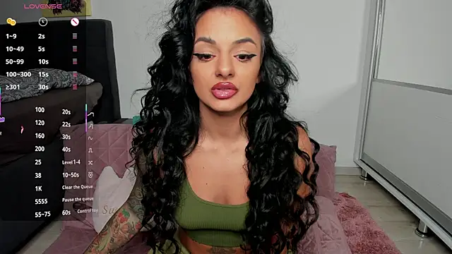 NNNoire online show from October 9, 9:51 am