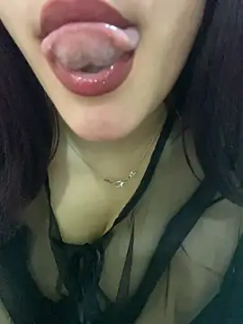 Snapshot of Maya_mimi chatting on February 28, 4:42 pm Maya mimi online show from February 28, 4:42 pm