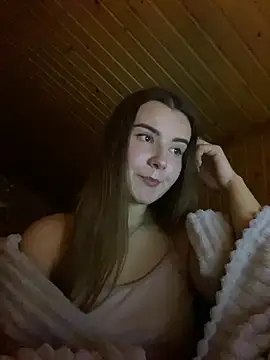 mewKate online show from March 5, 7:06 pm