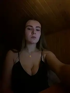 mewKate online show from March 22, 5:31 pm