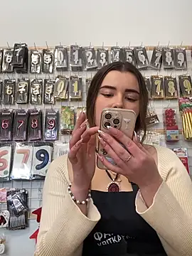 mewKate online show from April 26, 2:26 pm