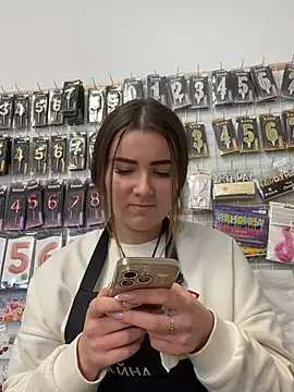 mewKate online show from May 1, 2:10 pm
