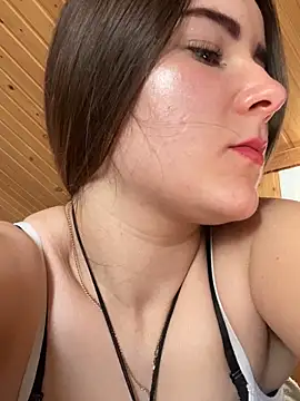mewKate online show from May 4, 4:14 pm