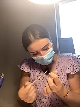 mewKate online show from May 27, 3:42 pm