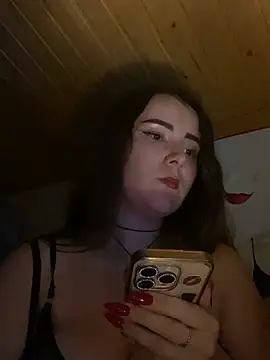 mewKate online show from July 5, 6:37 pm