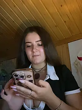 mewKate online show from July 14, 6:24 pm