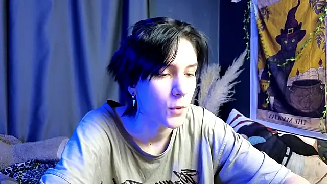 Hyeon Jin online show from February 9, 8:45 pm